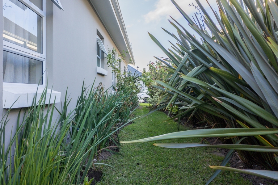 4 Bedroom Property for Sale in Kraaibosch Country Estate Western Cape